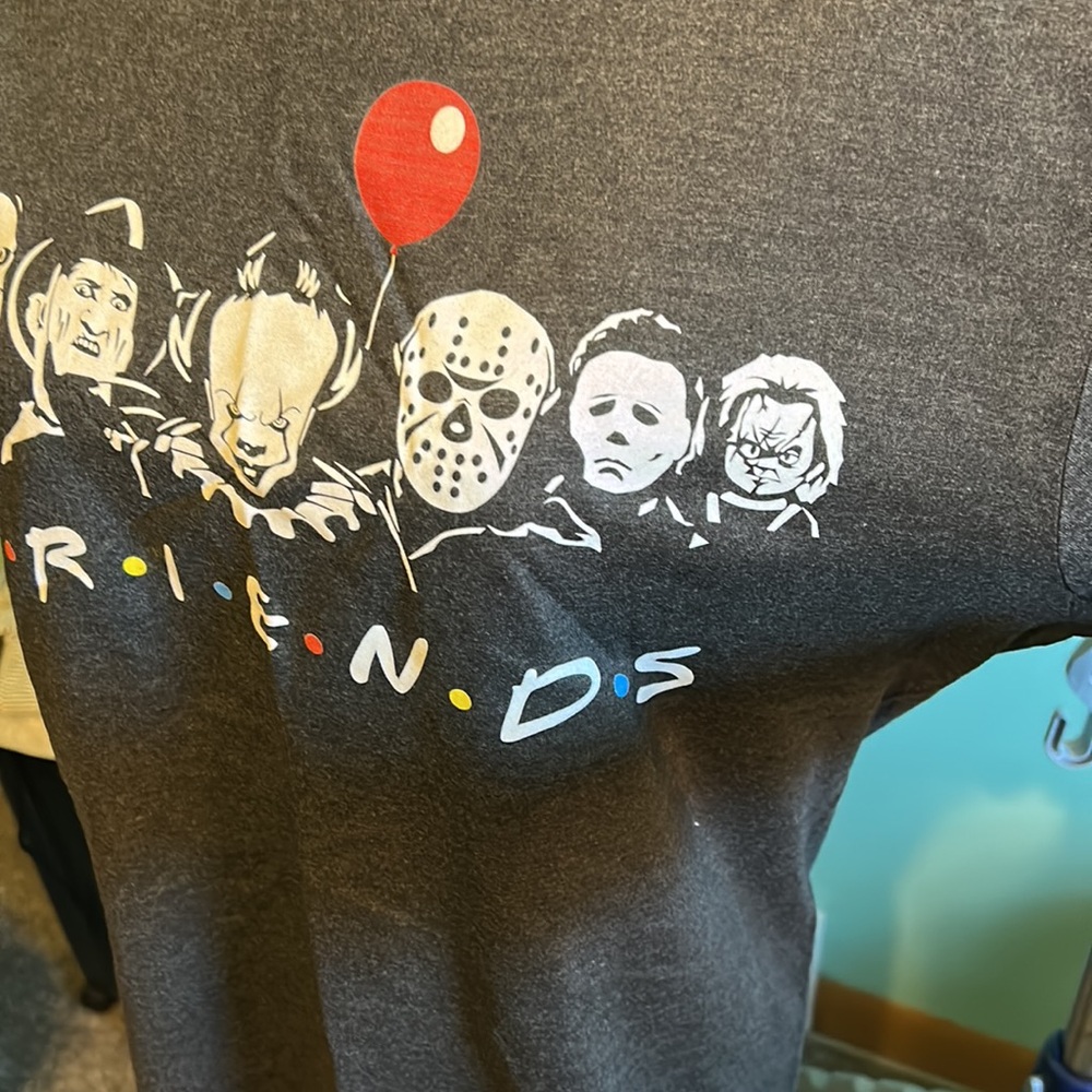 NWOT Smart Blanks Medium Friends Horror Movie Version Tee - Picture 3 of 6
